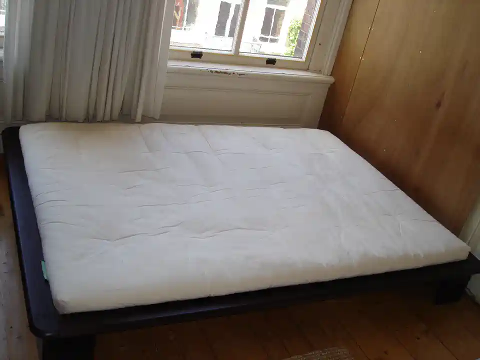 2012-05-13-04_Huis-Inrichting-05_Slaapkamer-Tokio futon (© Marens van Leunen)