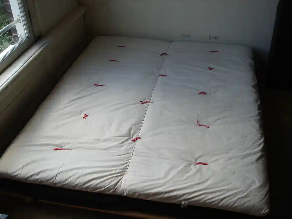 2012-07-22-04_Huis-Inrichting-05_Slaapkamer-futon2 (© Marens van Leunen)