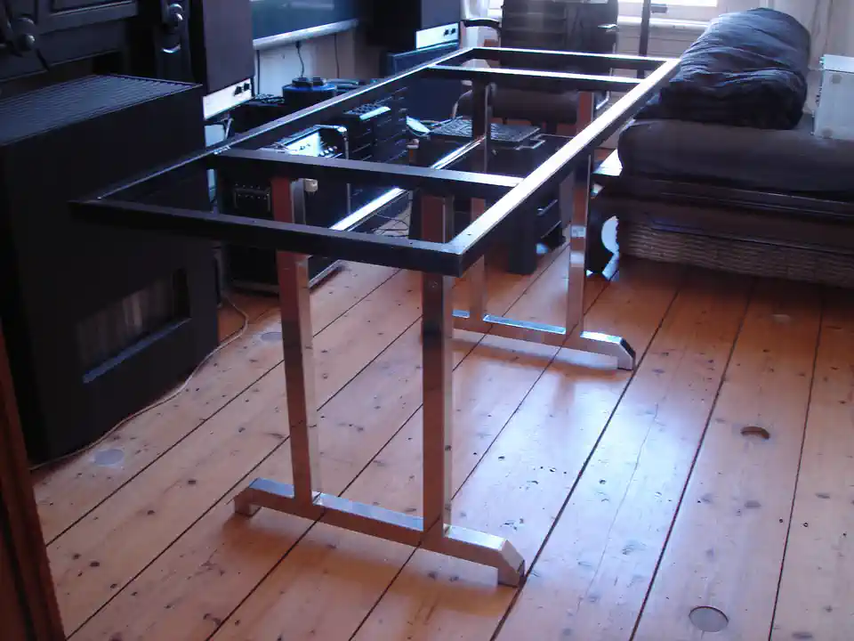 2013-05-04-04_Huis-Inrichting-04_Tafels-tafel2 (© Marens van Leunen)