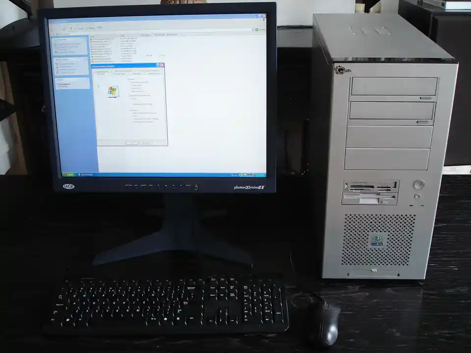 2013-05-19-02_Computers en Software-02_Desktop_PC-lianli 3 (© Marens van Leunen)