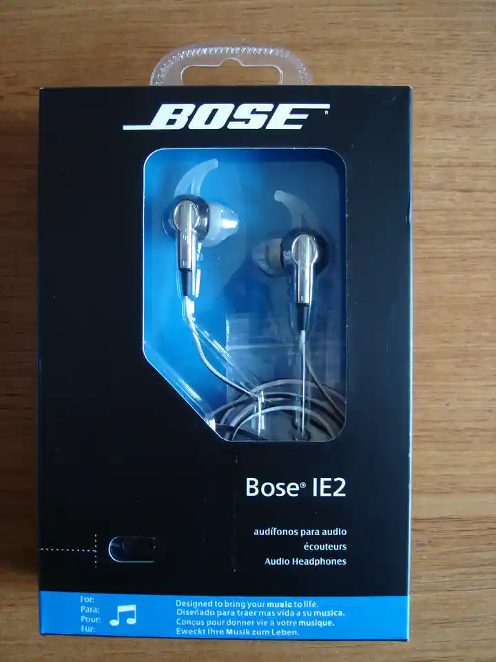 2013-05-20-01_Audio, Tv en Foto-04_Koptelefoons-bose1 (© Marens van Leunen)