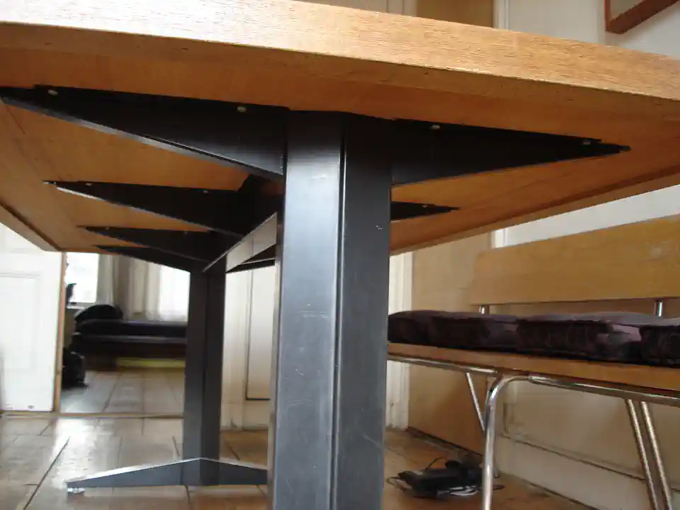 2013-09-16-04_Huis-Inrichting-04_Tafels-DSC02278 (© Marens van Leunen)
