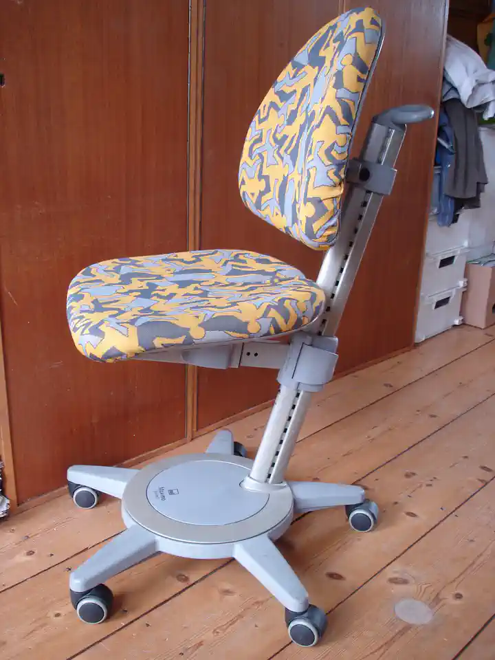 2013-10-04-04_Huis-Inrichting-01_Stoelen-DSC02316 (© Marens van Leunen)