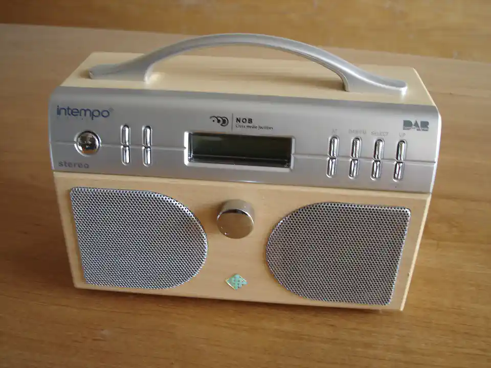 2013-10-06-01_Audio, Tv en Foto-05_Radio-DSC02364 (© Marens van Leunen)