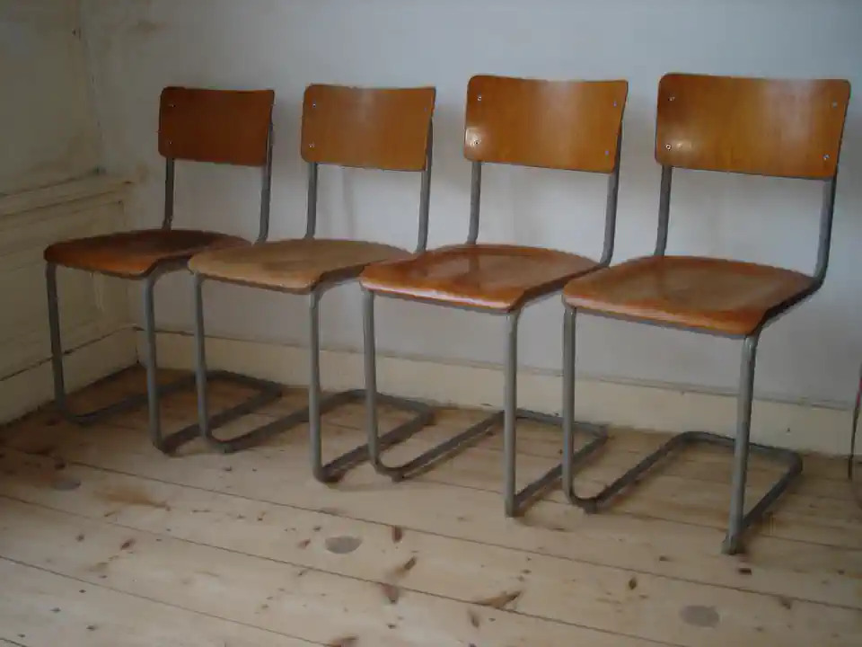 2013-12-17-04_Huis-Inrichting-01_Stoelen-DSC02503 (© Marens van Leunen)