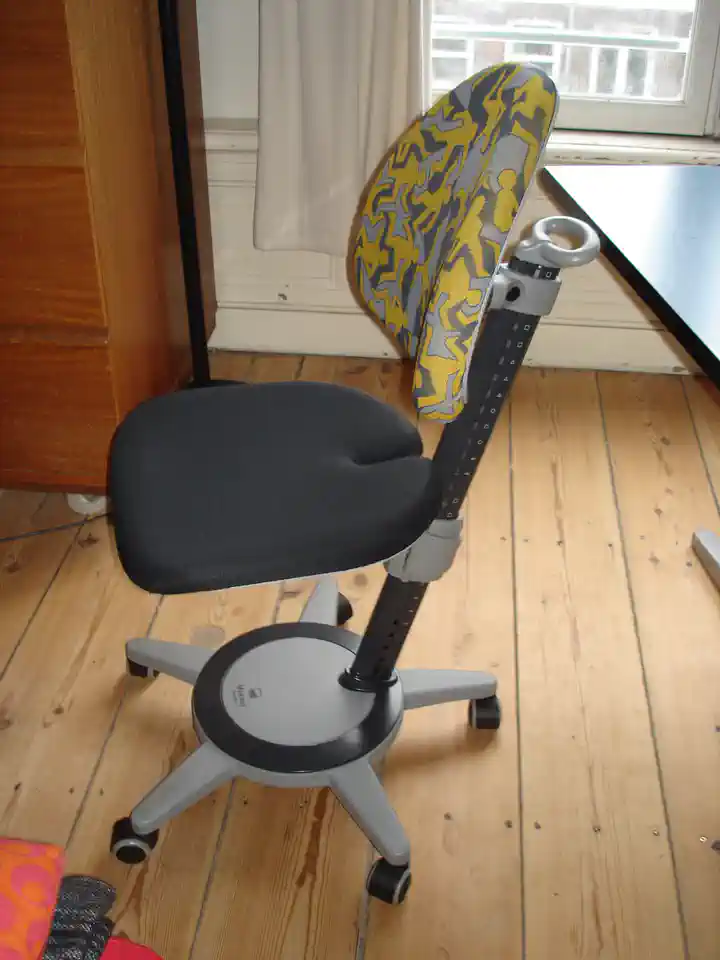 2014-02-09-04_Huis-Inrichting-01_Stoelen-DSC02550 (© Marens van Leunen)
