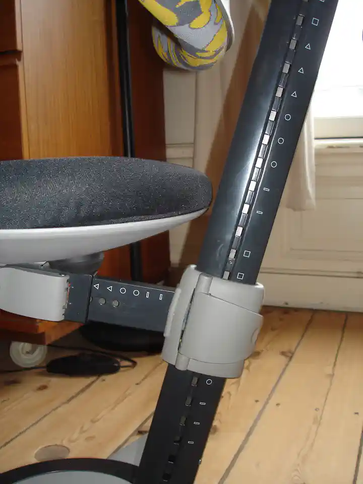 2014-02-09-04_Huis-Inrichting-01_Stoelen-DSC02551 (© Marens van Leunen)