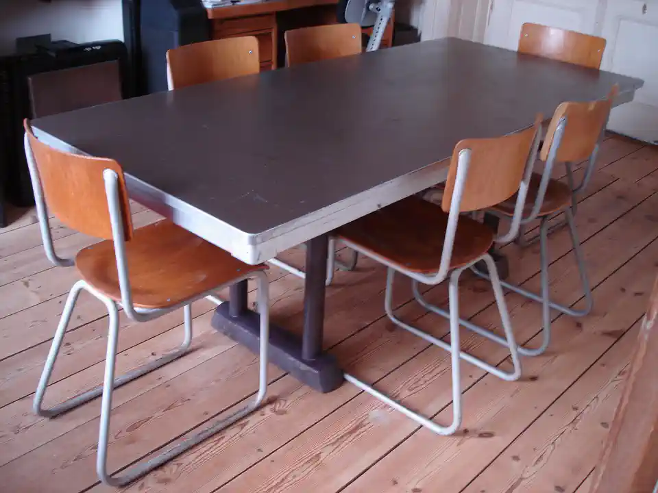 2014-08-09-04_Huis-Inrichting-04_Tafels-DSC03093 (© Marens van Leunen)
