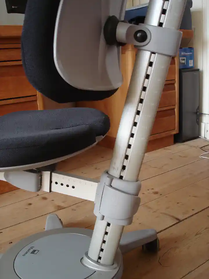 2015-02-08-04_Huis-Inrichting-01_Stoelen-DSC03494 (© Marens van Leunen)