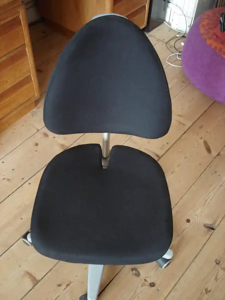 2015-02-08-04_Huis-Inrichting-01_Stoelen-DSC03497 (© Marens van Leunen)