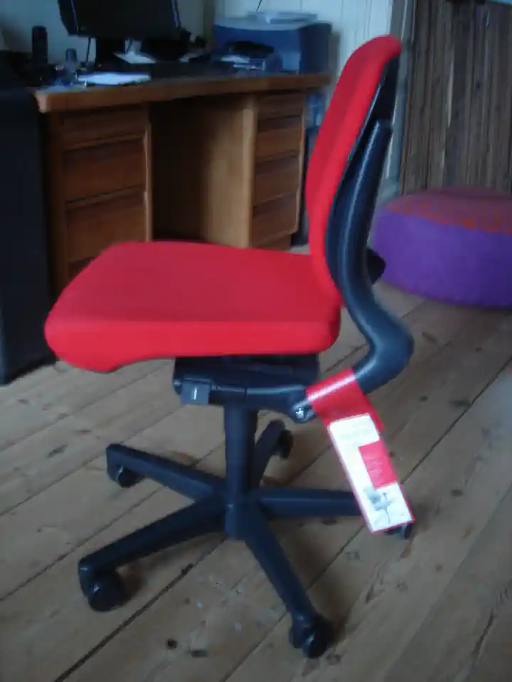 2015-03-15-04_Huis-Inrichting-01_Stoelen-DSC03624 (© Marens van Leunen)