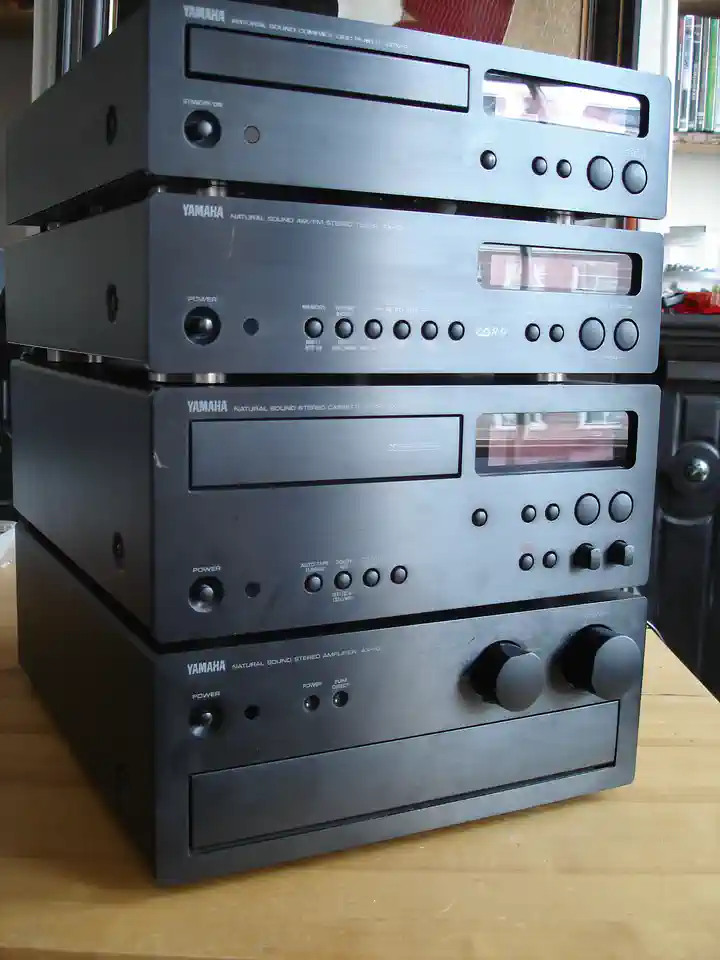 2015-05-04-01_Audio, Tv en Foto-06_Stereo-set-DSC03747 (© Marens van Leunen)