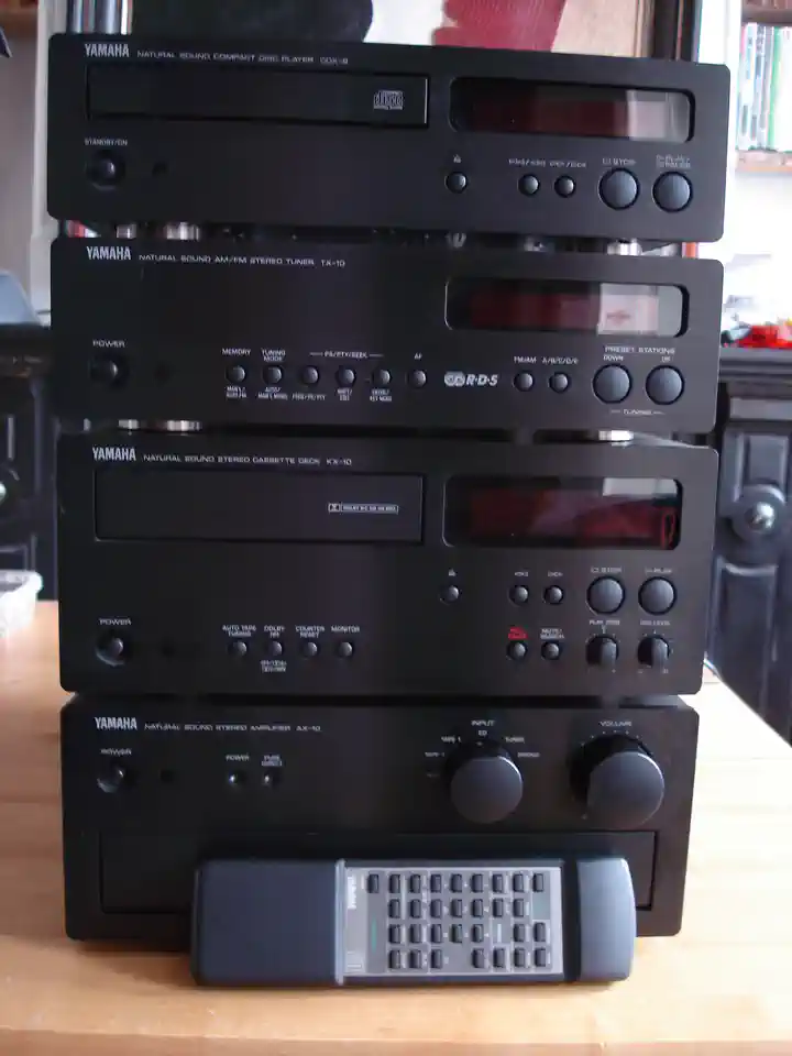2015-05-04-01_Audio, Tv en Foto-06_Stereo-set-DSC03758 (© Marens van Leunen)