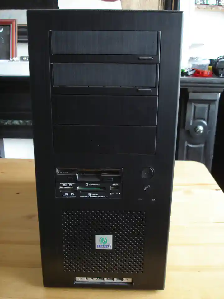 2015-05-14-02_Computers en Software-02_Desktop_PC-DSC03763 (© Marens van Leunen)