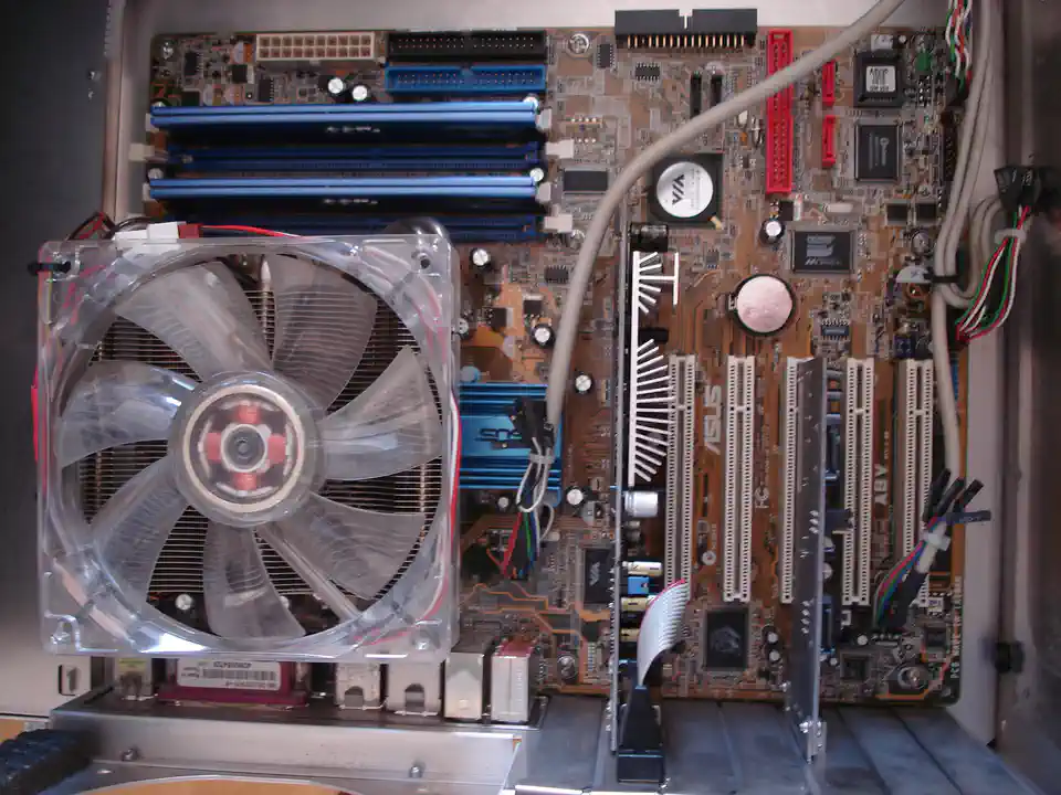2015-07-16-02_Computers en Software-02_Desktop_PC-DSC03803 (© Marens van Leunen)