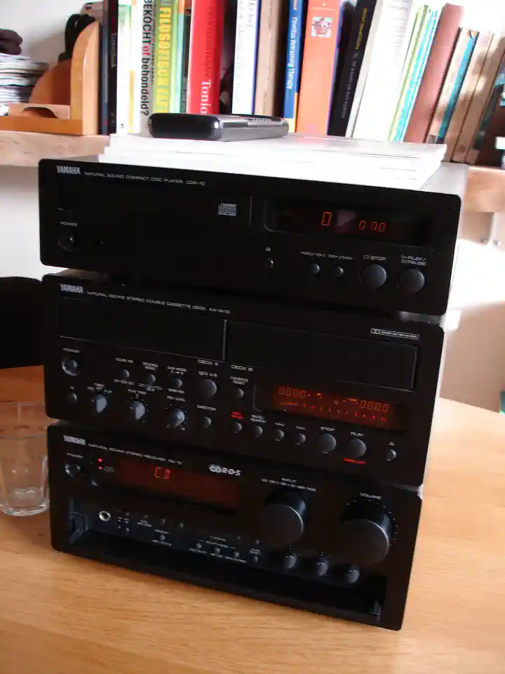 2015-12-17-01_Audio, Tv en Foto-06_Stereo-set-DSC03823 (© Marens van Leunen)