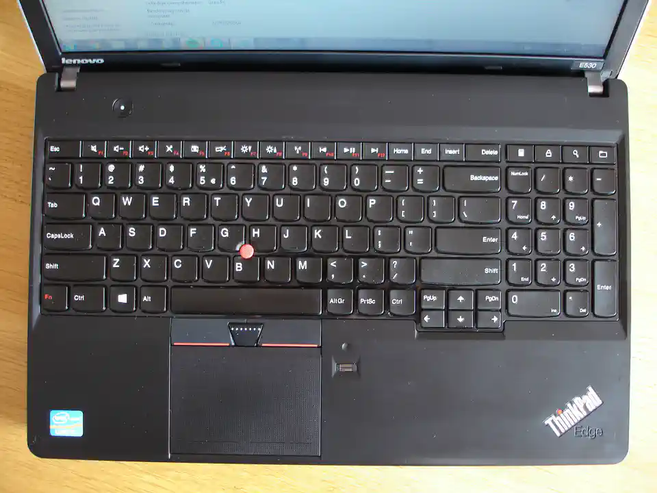 2016-07-31-02_Computers en Software-01_Laptops-DSC03952 (© Marens van Leunen)