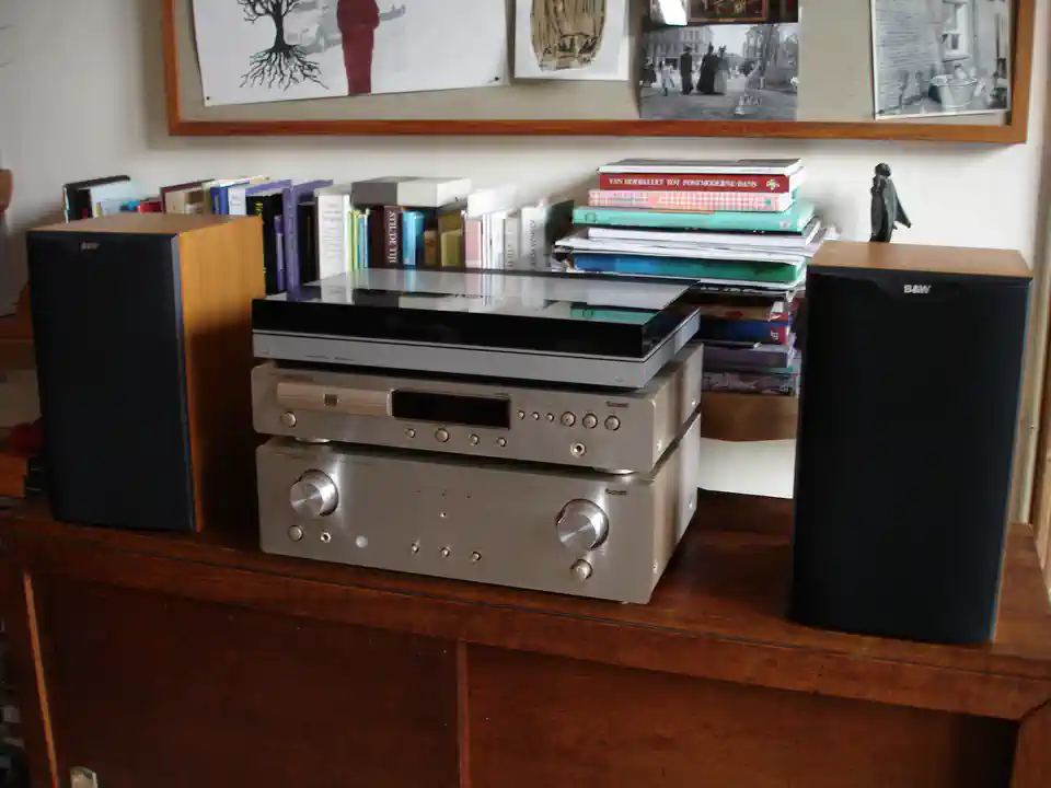 2016-09-21-01_Audio, Tv en Foto-06_Stereo-set-DSC04013 (© Marens van Leunen)