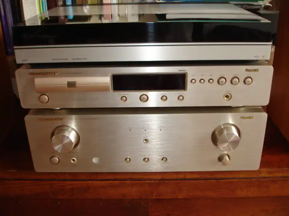 2016-09-21-01_Audio, Tv en Foto-06_Stereo-set-DSC04021 (© Marens van Leunen)