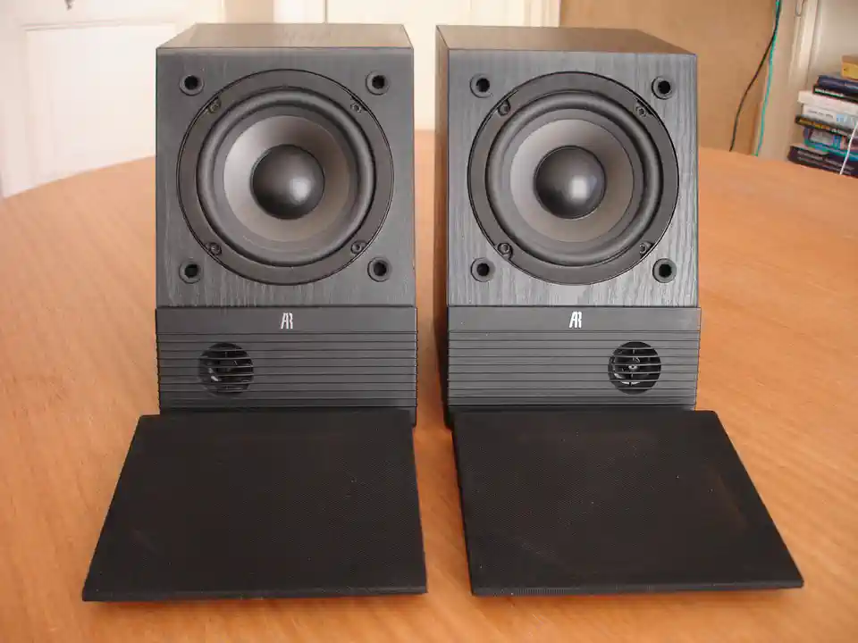 2016-10-23-01_Audio, Tv en Foto-01_Luidsprekers-DSC04122 (© Marens van Leunen)