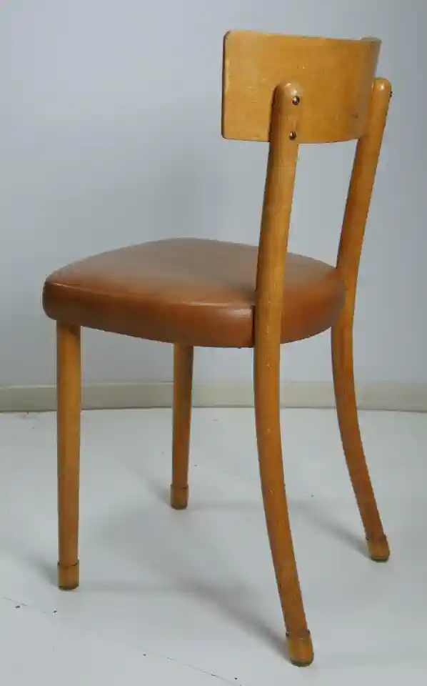 2017-09-10-04_Huis-Inrichting-01_Stoelen-Verhouden 1 (© Marens van Leunen)