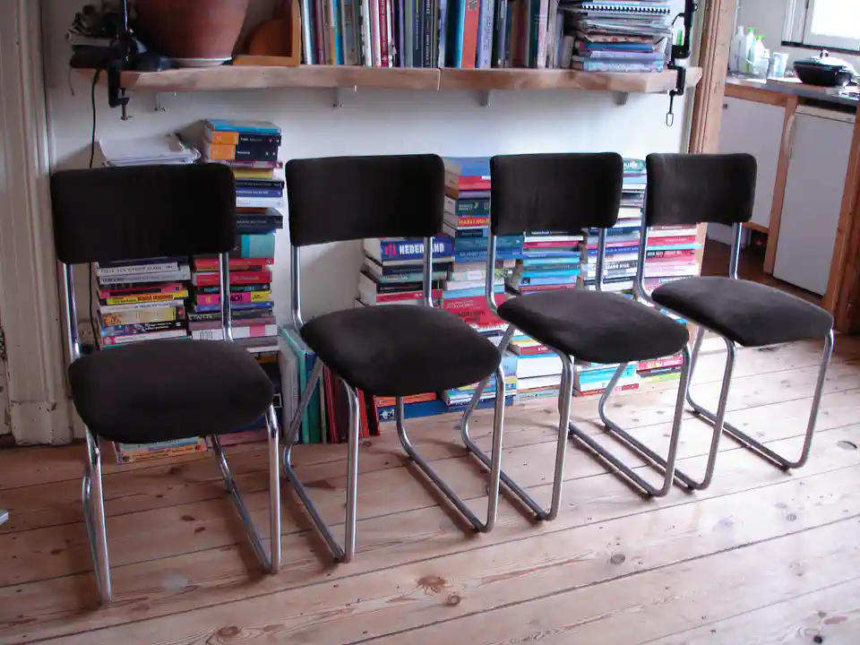 2017-10-05-04_Huis-Inrichting-01_Stoelen-DSC04348 (© Marens van Leunen)