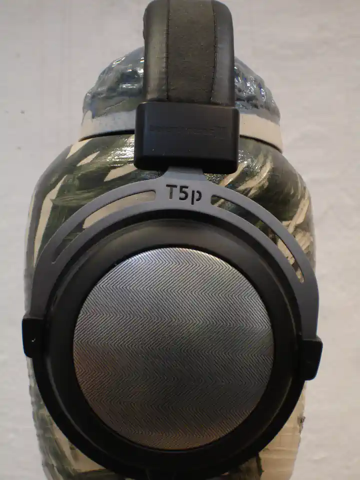 2018-10-02-01_Audio, Tv en Foto-04_Koptelefoons-DSC04788 (© Marens van Leunen)