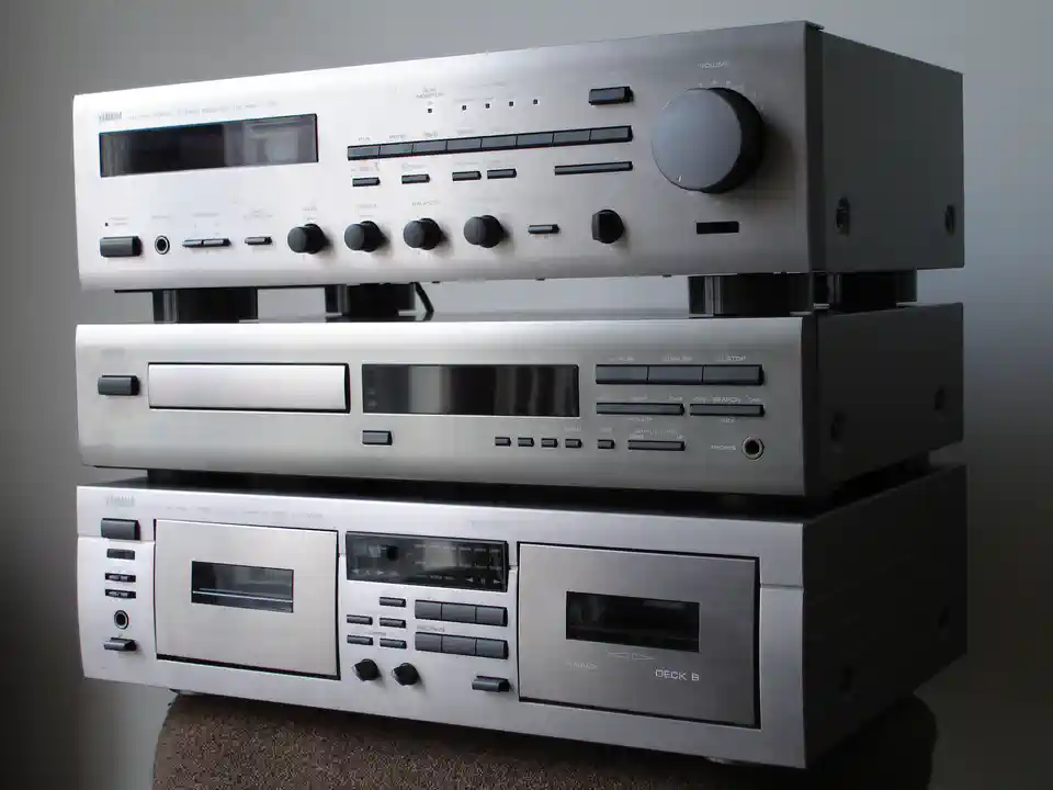2018-12-28-01_Audio, Tv en Foto-06_Stereo-set-DSC04830 (© Marens van Leunen)