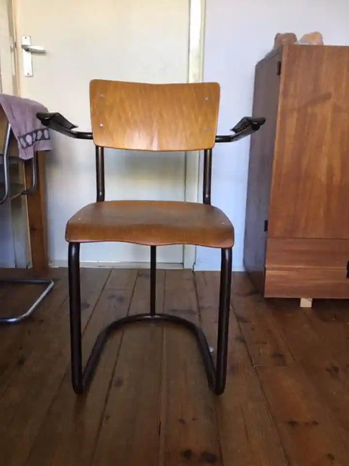 2019-10-16-04_Huis-Inrichting-01_Stoelen-(4) (© Marens van Leunen)