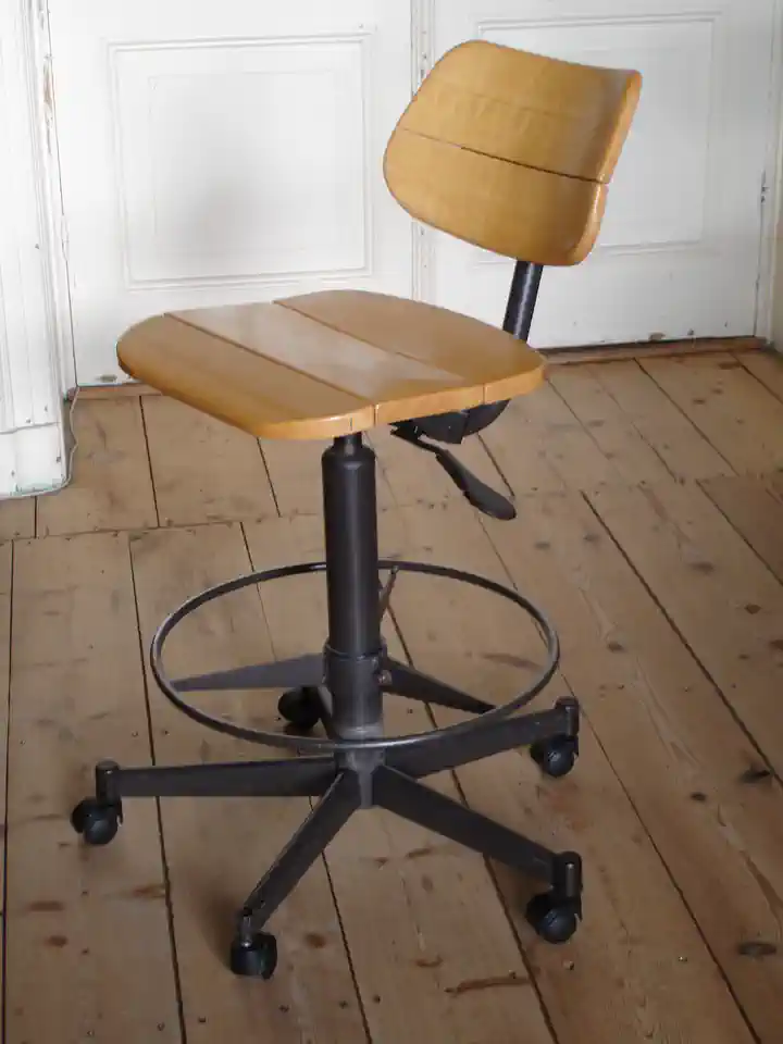 2020-02-25-04_Huis-Inrichting-01_Stoelen-DSC05473 (© Marens van Leunen)