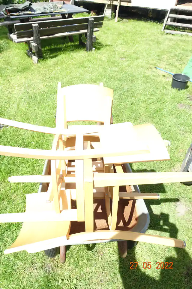 2022-05-27-04_Huis-Inrichting-01_Stoelen-DSC03896 (© Marens van Leunen)