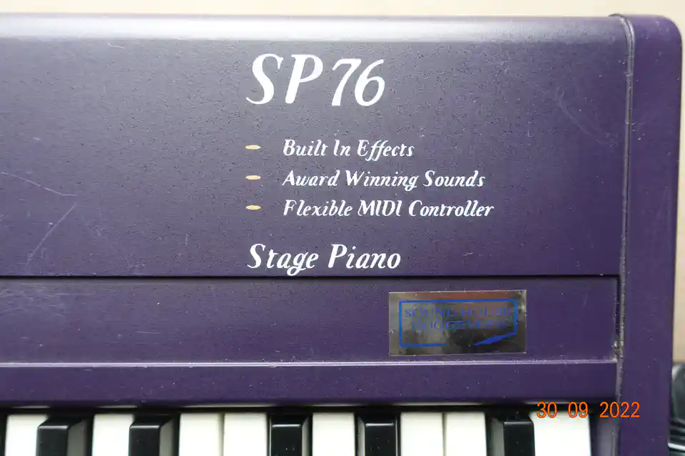 2022-09-30-05_Muziek-Instrumenten-01_Piano's _Keyboards-DSC04032 (© Marens van Leunen)