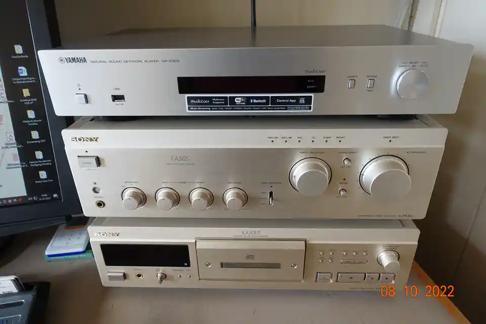 2022-10-08-01_Audio, Tv en Foto-06_Stereo-set-DSC04076 (© Marens van Leunen)