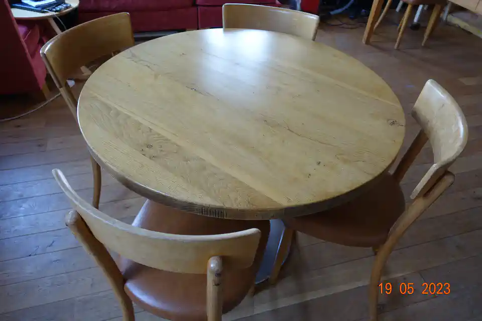 2023-05-19-04_Huis-Inrichting-01_Stoelen-DSC04767 (© Marens van Leunen)