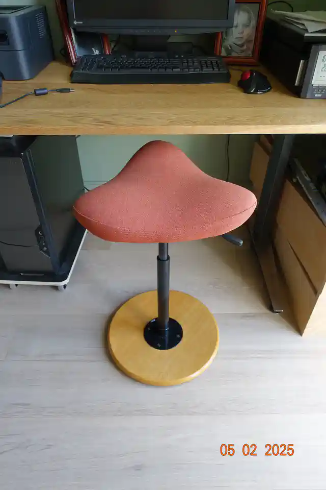 2025-02-05-04_Huis-Inrichting-01_Stoelen-DSC05867 (© Marens van Leunen)